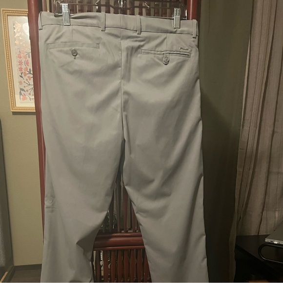 Brand new 32x32 RLX Ralph Lauren golf pants in gray - Picture 3 of 6